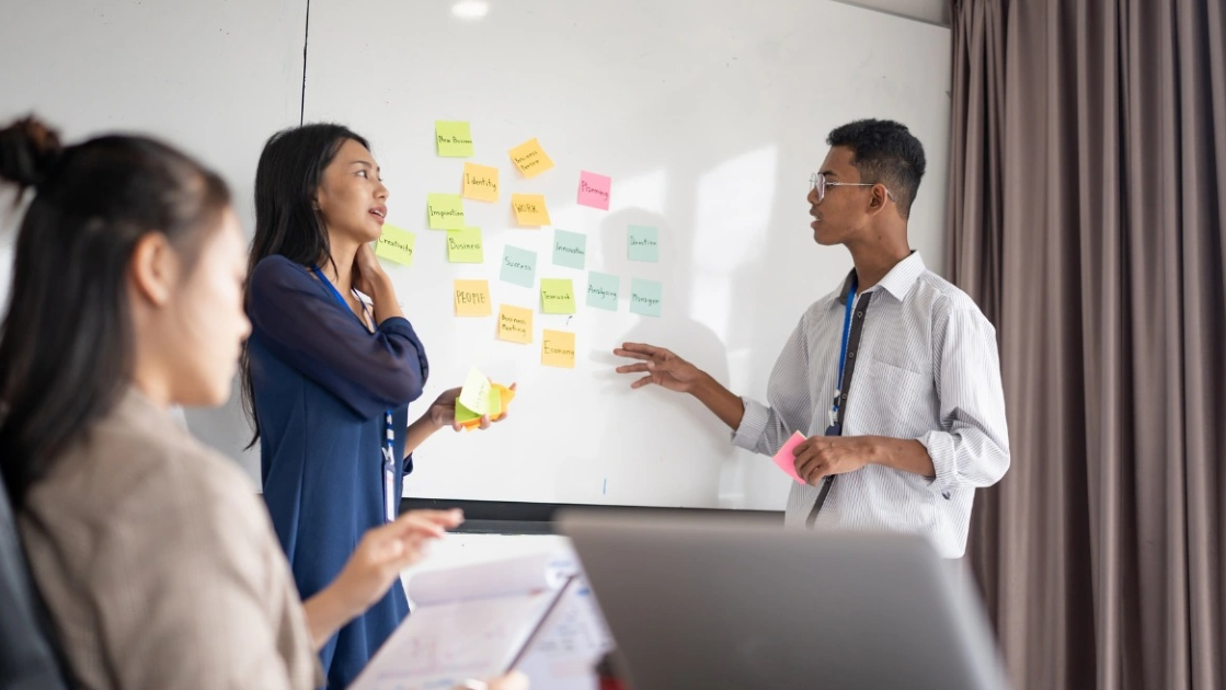 giao tiếp và kết nối chiến lược