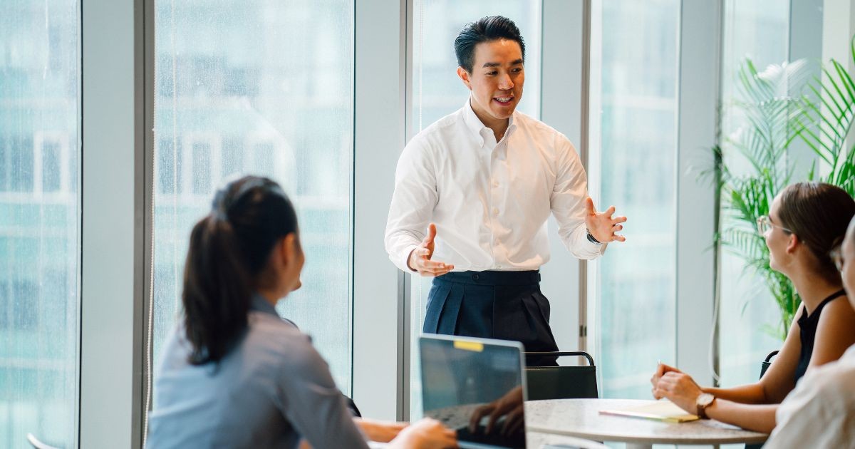 lãnh đạo là gì