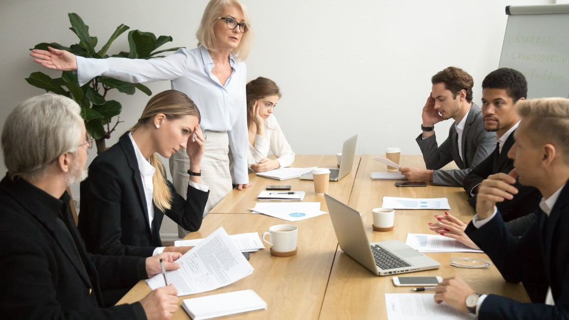 ưu nhược điểm phong cách lãnh đạo độc đoán