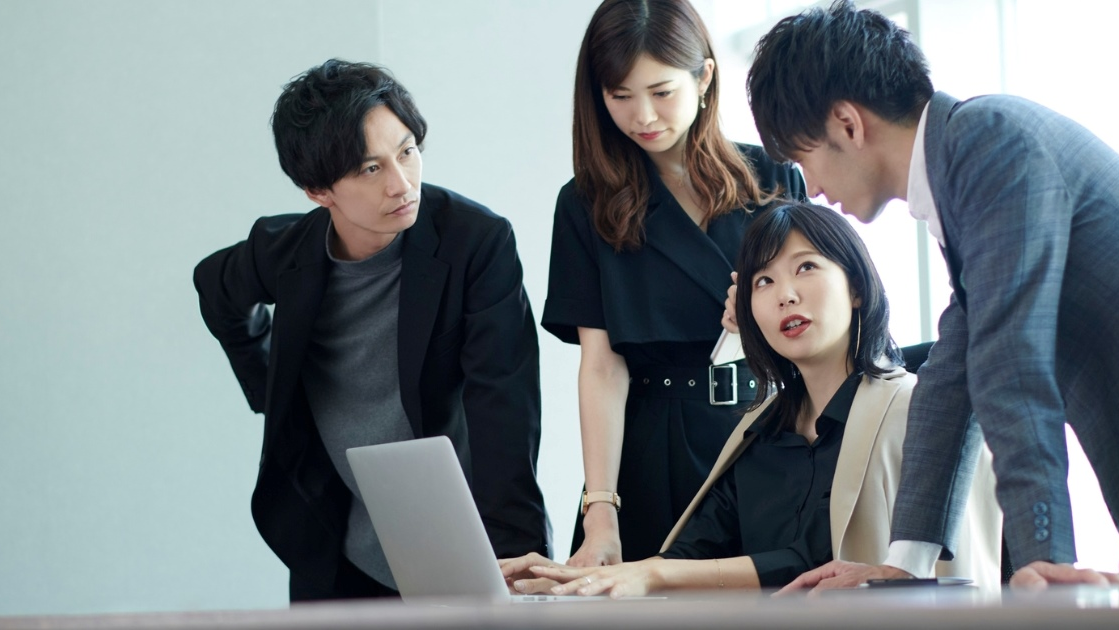 đặc điểm của phong cách lãnh đạo phục vụ